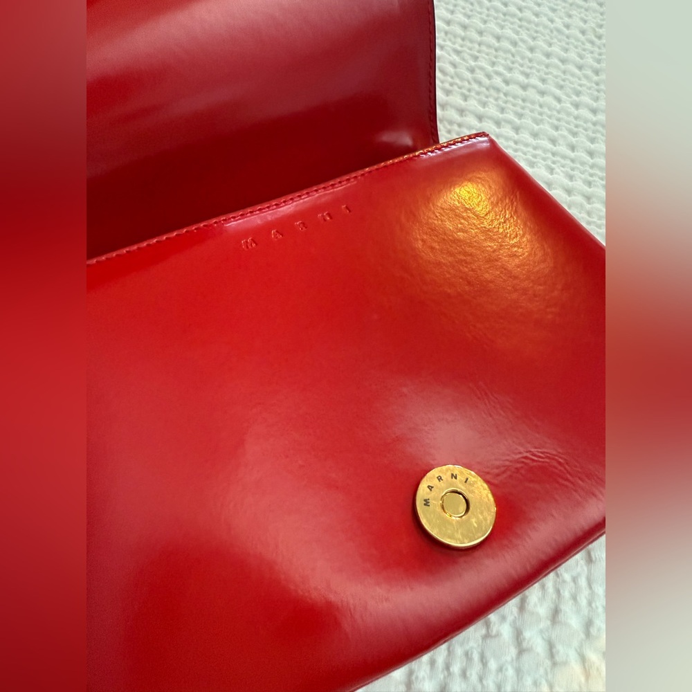 ❤️ Marni mini sculpture red crossbody, gold carry handle ❤️ - Picture 3 of 16